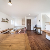 三島市富士ビレッジ|富士を望むアプリコット色の家。施工例07