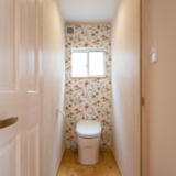 神奈川県中郡｜塗り壁に木の温もりあふれる家。施工例013