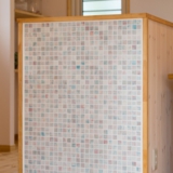 神奈川県中郡|塗り壁に木の温もりあふれる家。施工例015