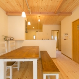 函南町｜自然素材の味わいを楽しむ家。施工例